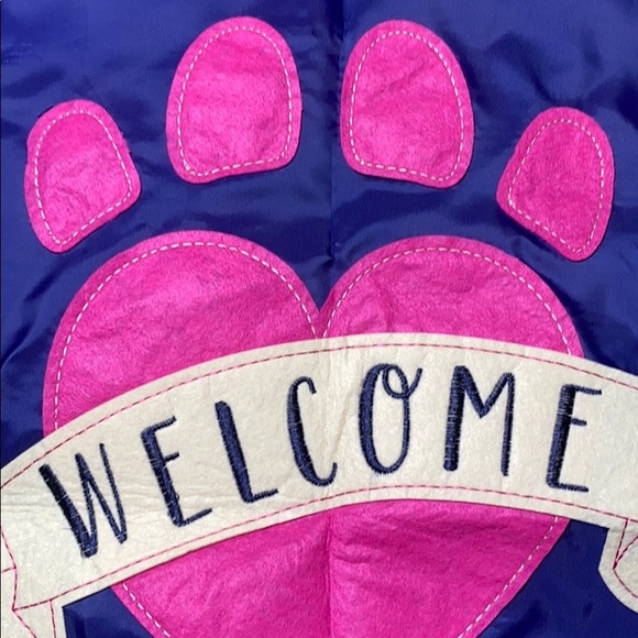 🐾WELCOME FURRY FRIENDS Garden or Wall Flag, NWT - Picture 7 of 14